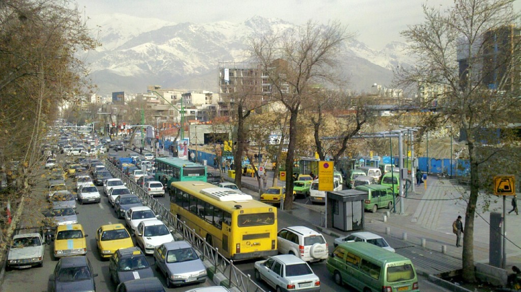 La rue Shariati, près du métro Gheitariye (2013).