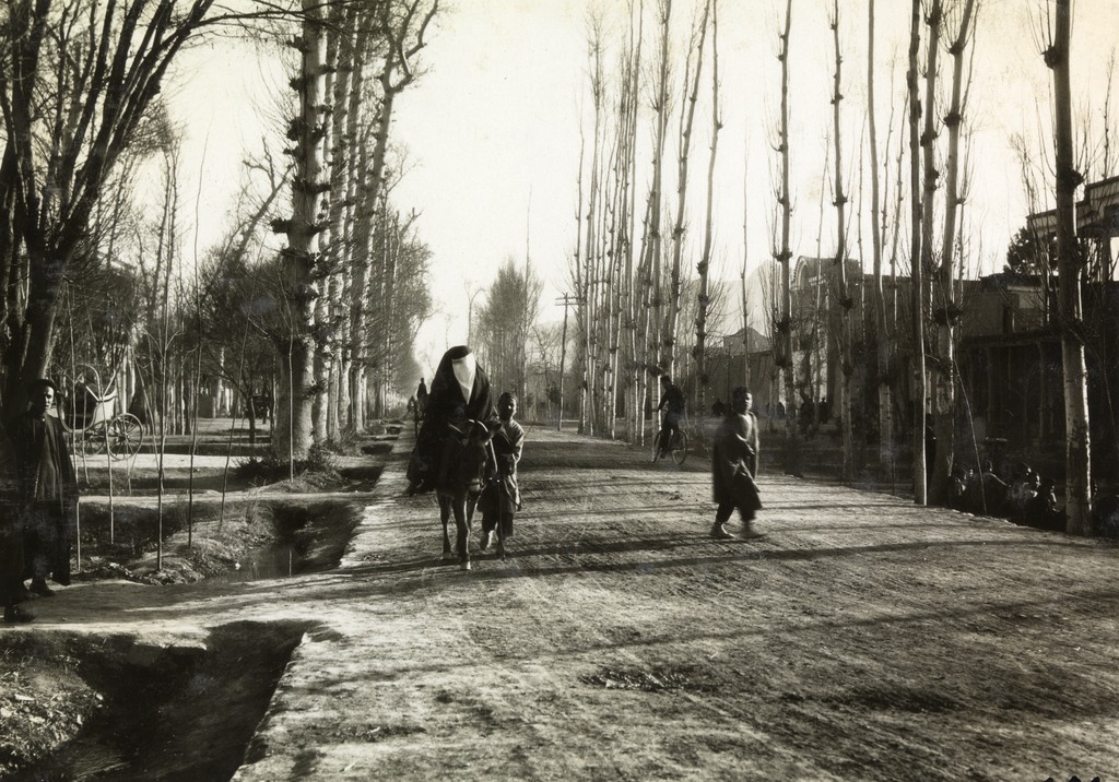 Rue d'Isfahan dans le quartier moderne (février 1925).