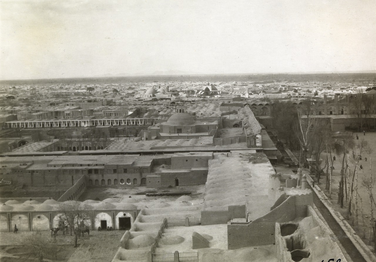 Vue panoramique d'Ispahan en 1925.