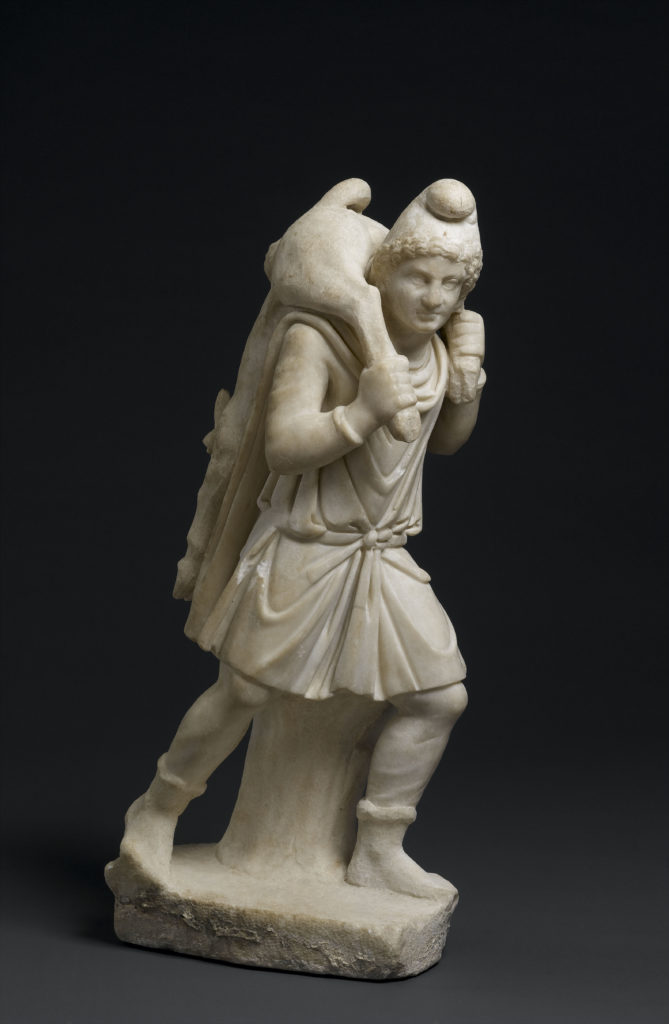 Mithra portant le taureau. Sculpture conservée au Musée du Louvre. RMN-Grand Palais (musée du Louvre) / Franck Raux